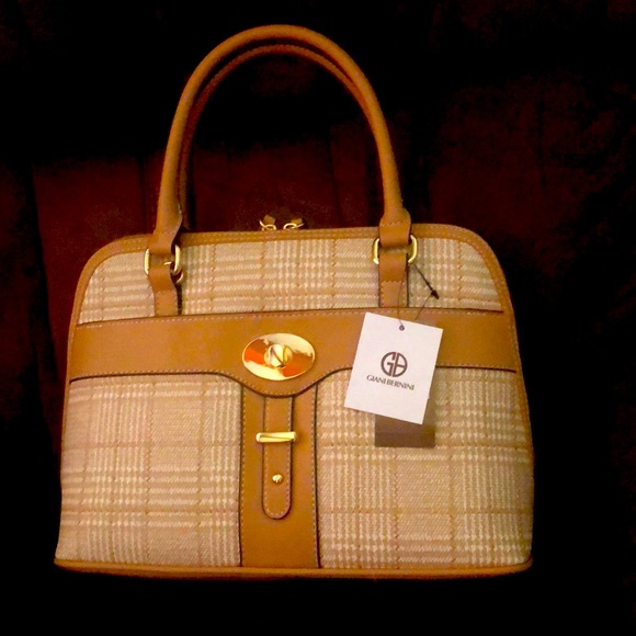 Brand new vanchetta plaid Giani Bernini handbag. - Picture 1 of 2